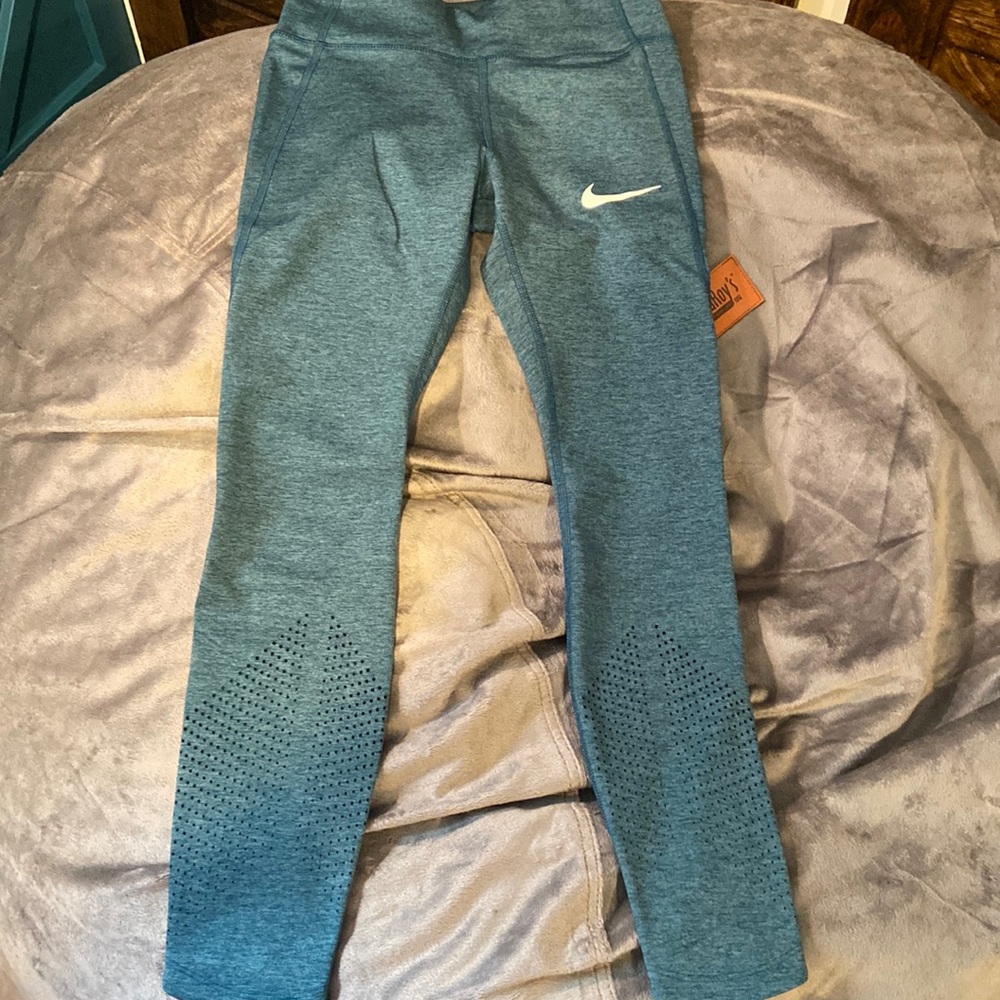 Nike Capri workout leggings
